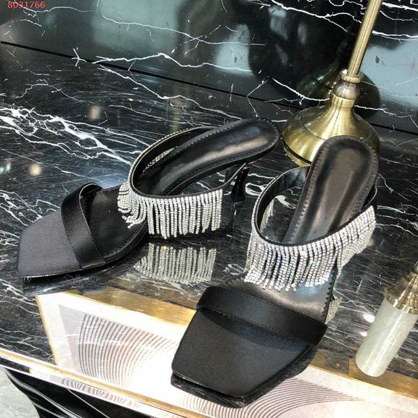 

2019 fashion high heels women slippers tasseled wear-resisting non-slip supplier original customization black and white size 35-40