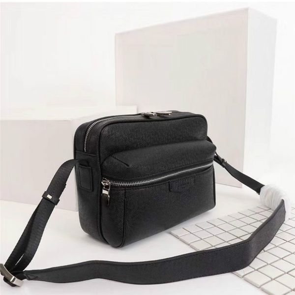 

Mens shoulder bags designers messenger bag famous trip bags briefcase crossbody good quality brand L0G0