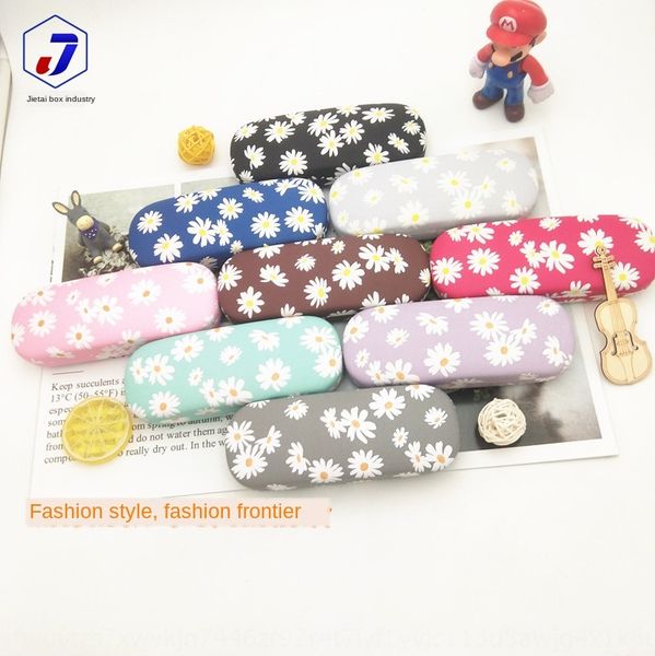 

box glasses case glasses case 2020 fashion brand daisy ins girl heart super fresh and simple