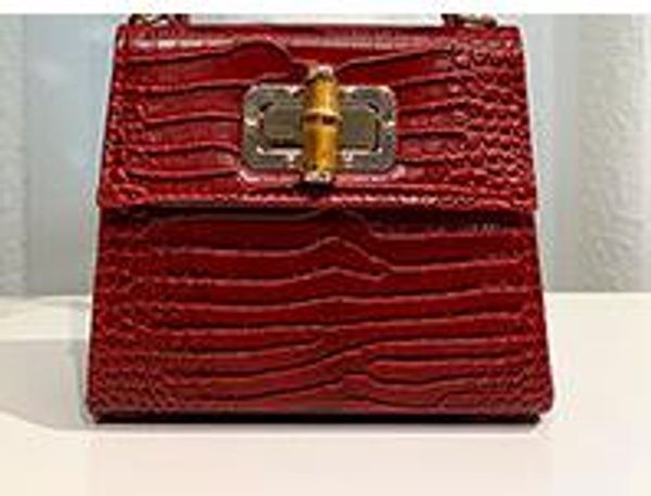 

2020 new designer small square bag luxury handmade bag crocodile pattern ostrich slub hand shoulder diagonal bag