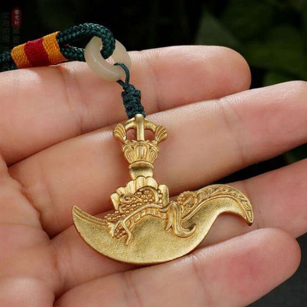 

chinese pendant symbolizes luck and wealth