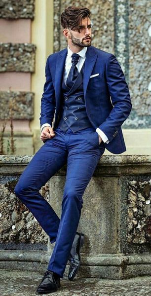 Королевские синие мужские костюмы из трех частей Мужские выпускные смокинги Костюмы Брюки Брюки Дизайн брюк Slim Fit Tailor Blazer (Куртка + брюки + жилет)