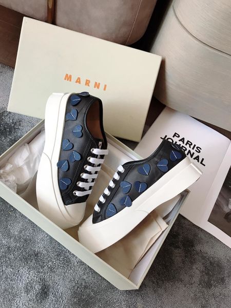 

2020 latest women's fashion luxury casual sports low-shoes jogging shoes basketball spot supply non-slip outsole heart-shaped shoes, Black