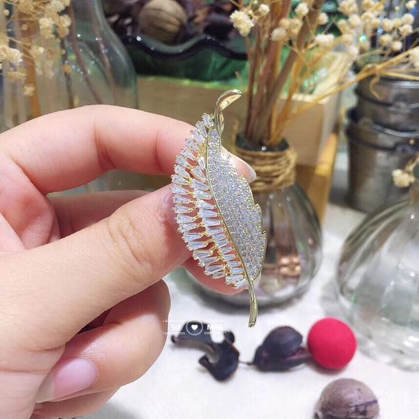 

new fashion leaf style brooches for women large statement pins party accessories suit accessories, Gray