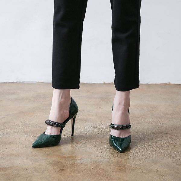 

korean patent leather chain pointed hollow with thin qualities women spring new breathable shoes shallow mouth heels 33, Black