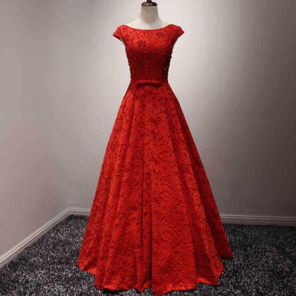 

2018 luxury fashion boat neck red lace evening dress bride slim banquet cap sleeve lace-up long prom dress, White;black