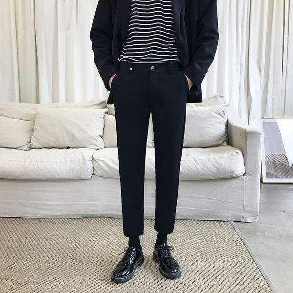 

2020 весной и осенью новая молодежь популярная корейская сплошной цвет тонкий брюки мода повседневная дикие ноги обрезанные брюки черный / т, Black