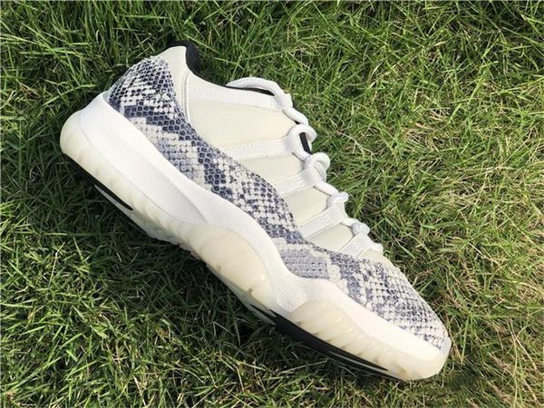 

аутентичные 2020 11 low se змеиной белый серый мужчины баскетбол обувь real carbon fiber cd6846 -002 light bone спортивная обувь кроссовки 7