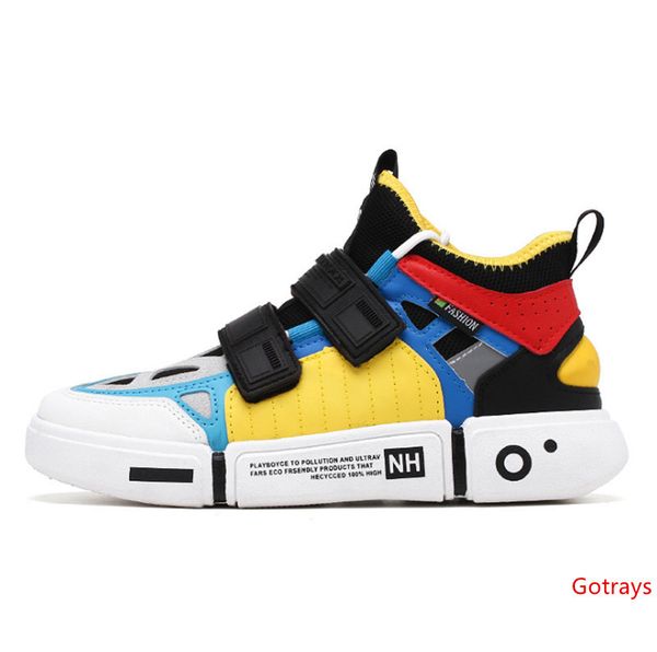 

2020 fashion designer shoes triple s sneakers cool sole stitching wild sneakers three color men running outdoor shoes