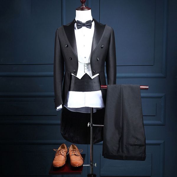 Abiti da sposo da sposa in raso nero con risvolto a punta Slim Fit Groomsmen Tailleur Blazer formale da uomo (giacca + gilet + pantaloni)