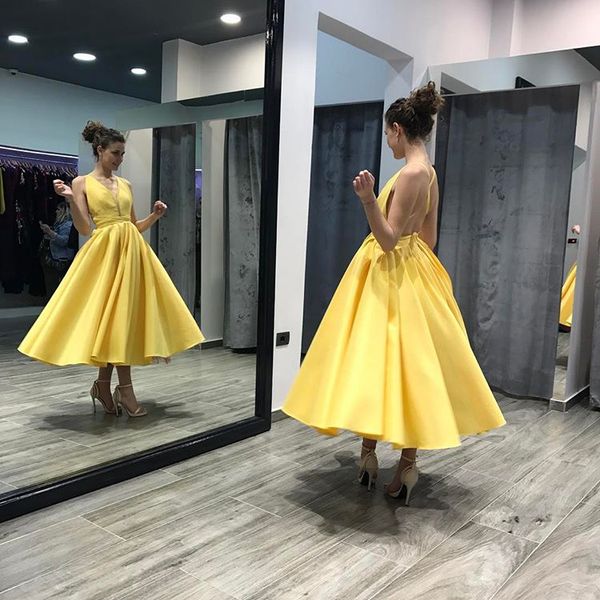 

deep v-neck a-line satin yellow prom dress with pleated skirt tea length party dresses corset back formal cocktail dress, Black