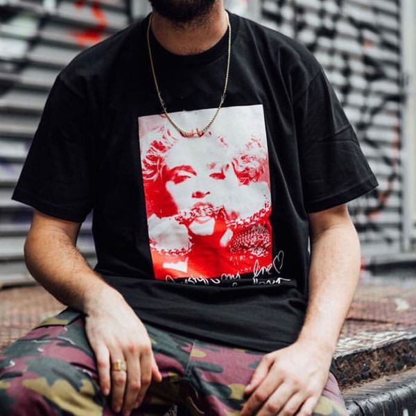 

18fw box logo week17 cat in the hat tee skateboard t-shirt роскошные мужчины женщины с коротким рукавом простая повседневная футболка hflstx, White;black