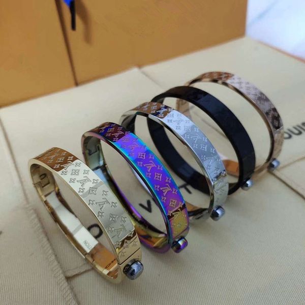 

новые прибытия мода новые прибытия женщин 316l титана стали выгравируйте четыре листа цветка цветные эмали 18k золота толстые браслеты патчи, Golden;silver