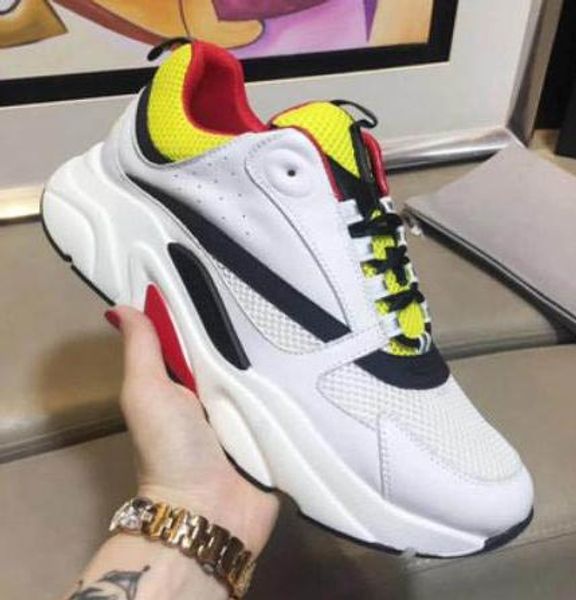 

2019 Casual shoes Latest Version Top quality leather with breathable mesh surface With comfortable Men and Women Casual Shoes size 38-45 q2