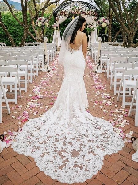 

long train mermaid full lace wedding dresses open backless spaghetti straps 2021 simple design bridal gowns vestido de noiva, White