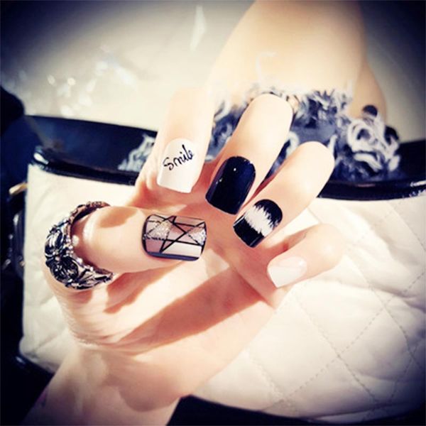 

24pcs / комплект решетки сетки дизайн поддельные nail дамы моды перейти цвет ложные ногти короткие площади полного покрытия искусственных но, Red;gold