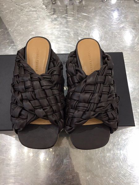 

2020 latest handmade casual shoes ladies casual slippers fashion trend versatile and comfortable size 35-40 type 39745400721ab