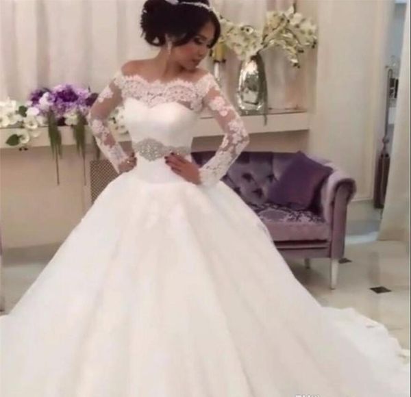

saudi arabia off the shoulder ball gowns weeding dresses scallop luxury crstal long sleeve wedding dresses lace bride dress beading belt, White