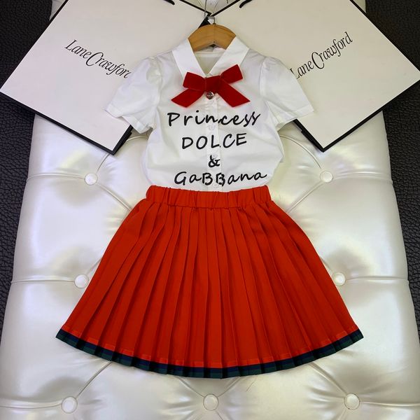 

Розничная 2020 дети принцесса 2 шт. наборы девушка письмо рубашки + плиссированные юбки Детская мода летняя одежда
