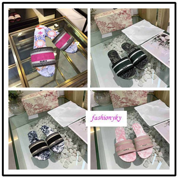 

wholesale new dazzle flowers women designer slippers flat bottom embroidery sandal floral brocade slipper striped beach causal sandals, Black