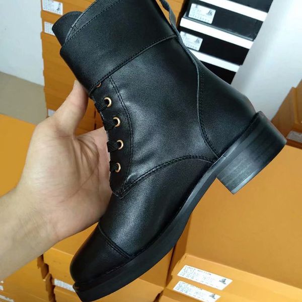 

2020 classic autumn and winter european and american fashion leather martin boots foreign style round head short female knight boots, Black