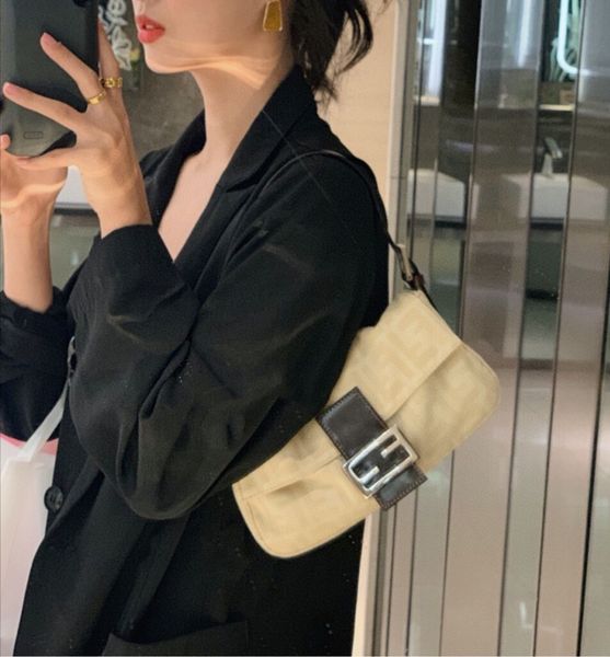 

classic lady's handbag 7a high-end custom quality handbag fashion business casual style metal accessories with long shoulder strap