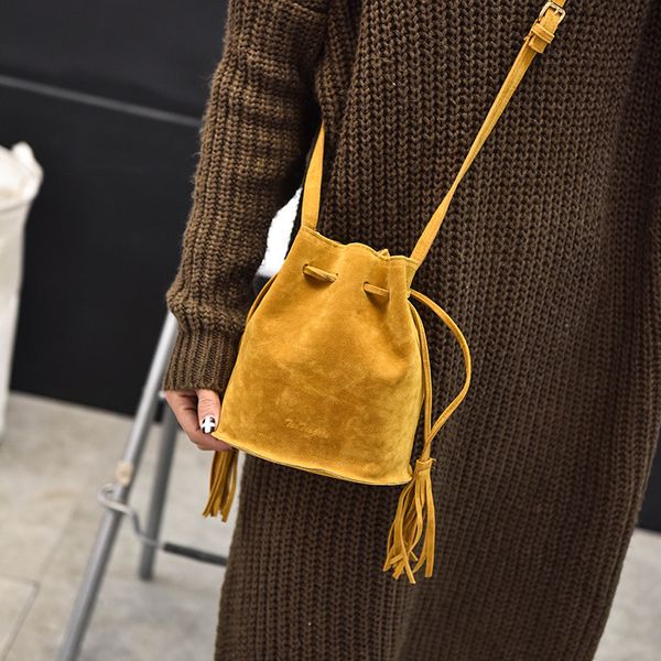 

2020 new women's shoulder bag plush frosted tassel bucket bag fashion casual messenger ladies