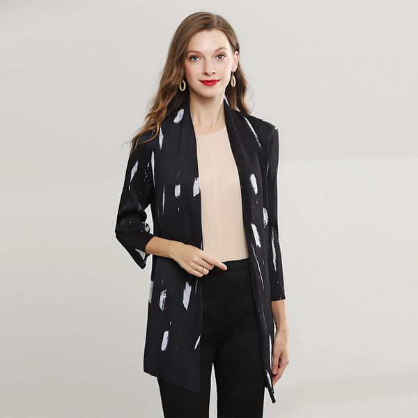 

lanmrem 2019 new summer styles women clothes pleated vintage three quarter polka dots scarf collar open stitch cardigan wh22001, Black;brown