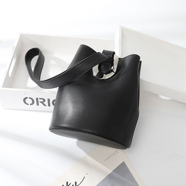 

leather ladies bag bucket bag shoulder diagonal sleek minimalist large capacity