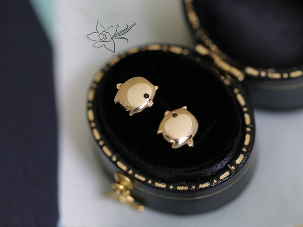 

new super cute gold pig earrings 9k gold material elegant ladies jewelry simple style accessories ladies party jewelry, Golden;silver