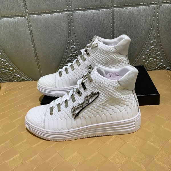 

2019a new luxury design men's boots, fashion men's sports boots, leather men's casual shoes original box packaging delivery