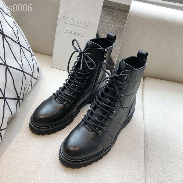 

europe and america of the 2019 new short boots flat bottom with thick with martin boots female autumn and winter wild students leisure, Black