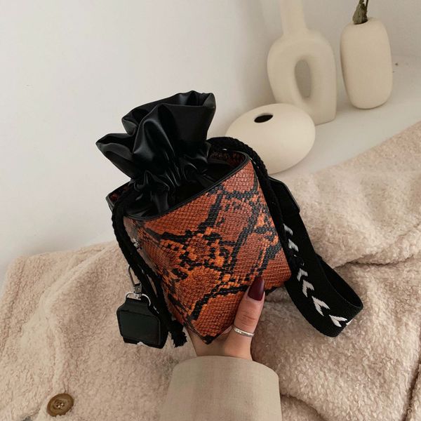 

new ladies shoulder bag pu autumn and winter women's bags personality snakeskin pattern small square bag diagonal cross box