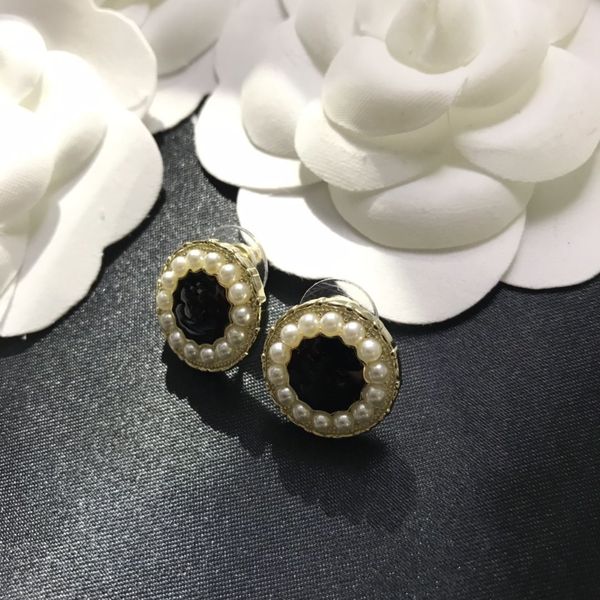 

the new vintage earrings for women in 2020 are delicate and small with box, Golden;silver