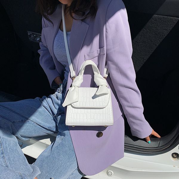 

2020 new shoulder bag women's casual fashion korean version of crocodile pattern portable small square bag messenger