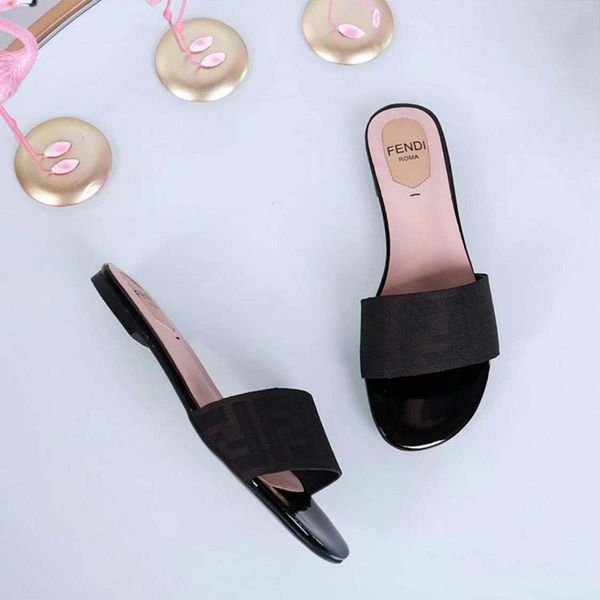 

2019 high quality Summer Women Slide Fashion Women Slippers Sandals Soft Soles Home Bathroom Slipper Beach Flip Flops Shoes Outside Flat
