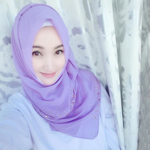 

ethnic clothing muslim hijabs long scarf women's kerchief islamic shawls pearl chiffon headscarf sprinkle gold drilling hijab wholesale, Red
