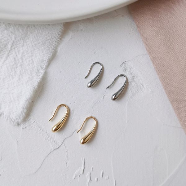 

exaggerated personality cold wind water droplets form dangler niche senior design simple fashion sense of earrings, Golden;silver