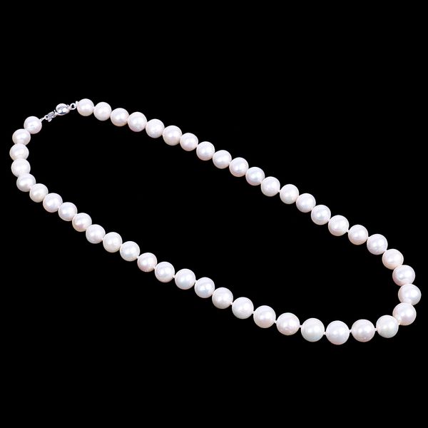 

9-10mm white round strand pearl necklace cultured freshwater, Silver