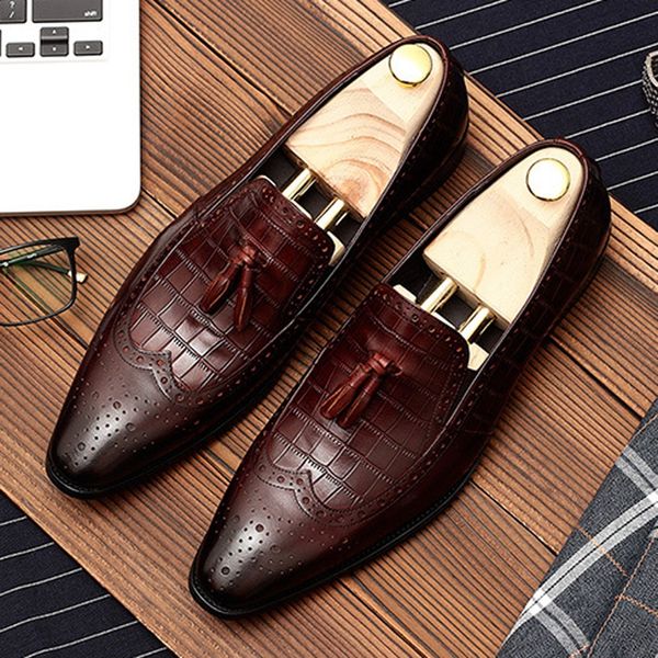 

vintage designer pointed toe tassels man formal dress shoes genuine leather party loafers men's wingtip brogue footwear dm185, Black