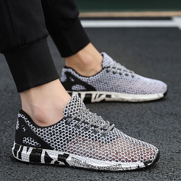 

2019 men aqua shoes outdoor breathable beach shoes lightweight quick-drying wading sport water camping sneakers