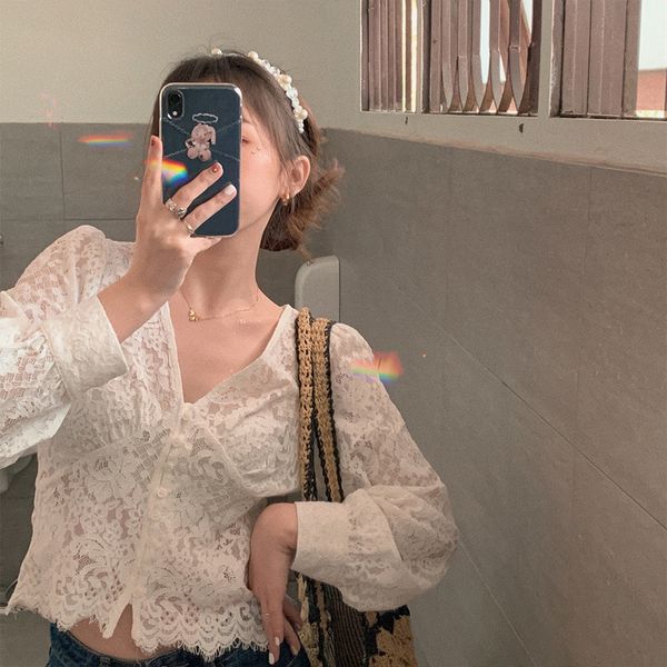 

2020 new korean style elegant fine locking french romantic short lace shirt womens spring v-neck white fairy shirt fashion, Red