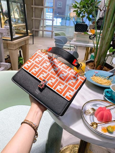 

classic super beautiful lady unique color matching handle tote bag with gift box size: 25*19cm a205