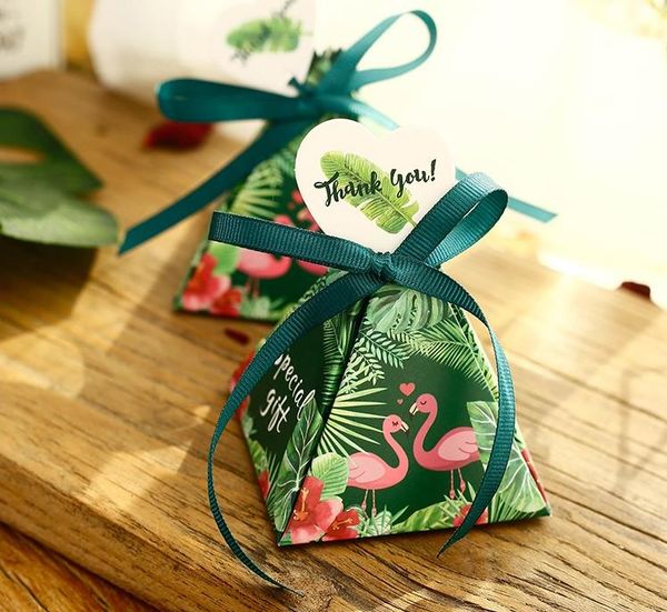 

100pcs flamingo style gift box triangular pyramid wedding favor candy boxes for party favors babyshower party supplies