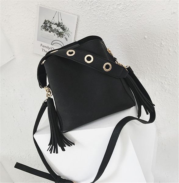 

designer luxury handbag scrub women bucket bag vintage tassel messenger bag retro shoulder bag simple crossbody tote fashion 3
