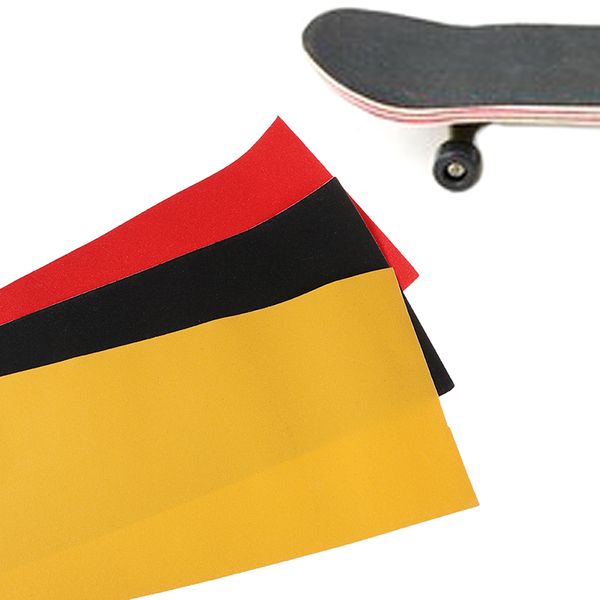 

skateboard deck sandpaper grip tape griptape protection waterproof non-slip