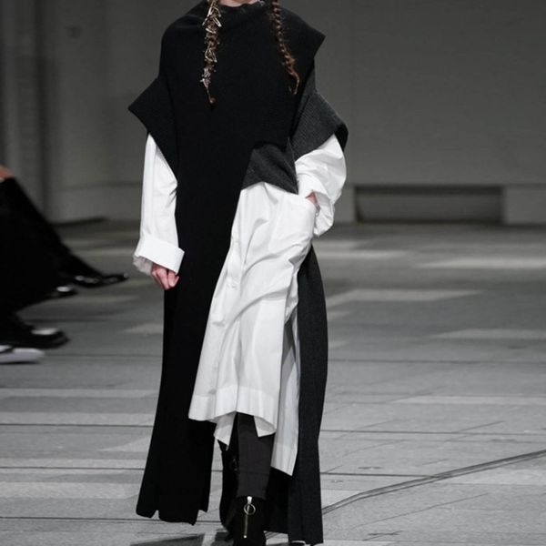 

2019 autumn winter new fashion trend clothing long-sleeved solid color high collar loose irregular sweater z694, White;black