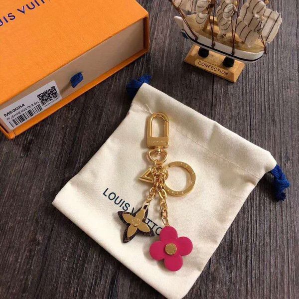 

high qualtiy stainless steel keychain fashion key ring brand key chain steel designer men women souvenirs car bag keychain with box, Silver