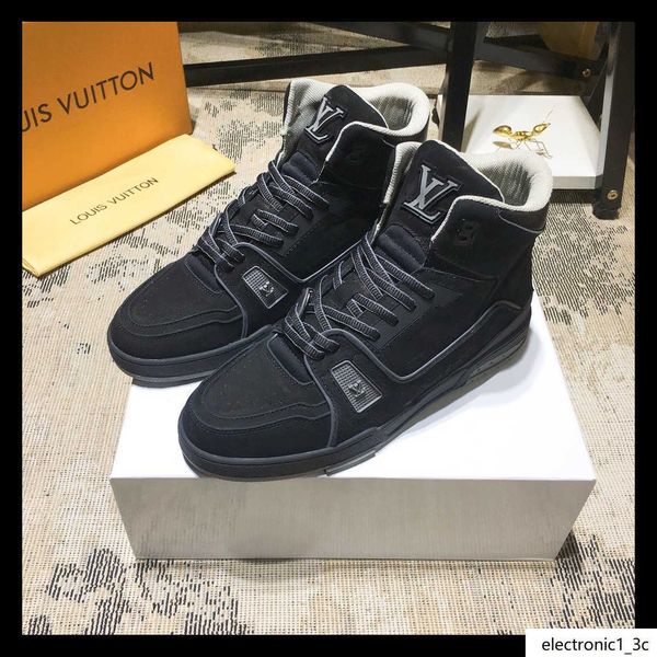 

2019v new men s casual sneakers, high-men s outdoor travel sneakers, fast delivery with original box packaging