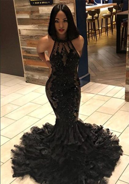 Abiti da ballo lunghi a sirena in pizzo nero con scollo all'americana 2019 Illusion Tulle Applique Strati di piume di perline Sweep Train Abiti da sera per feste formali